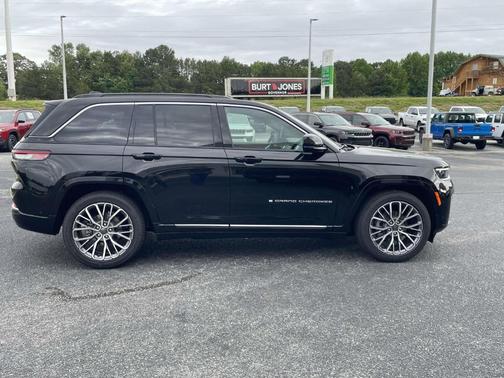 Diamond Black 2026 Jeep Grand Cherokee Summit