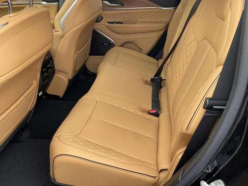 Diamond Black 2026 Jeep Grand Cherokee Summit