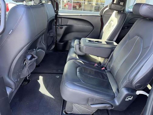 2020 Chrysler Pacifica Touring-L