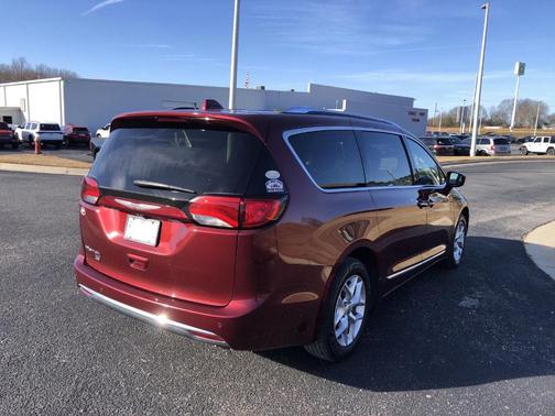 2020 Chrysler Pacifica Touring-L