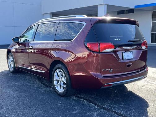 2020 Chrysler Pacifica Touring-L