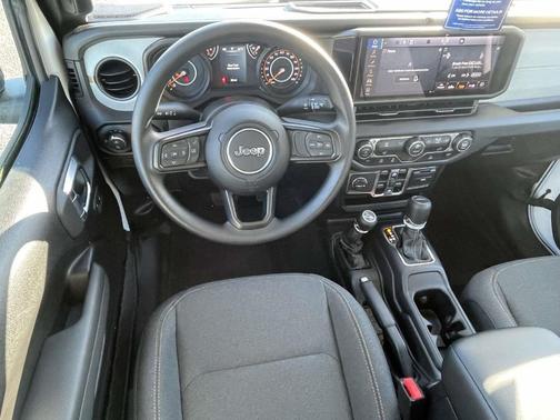 Bright White Clearcoat 2026 Jeep Gladiator Sport