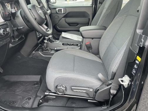 Black Clearcoat 2026 Jeep Wrangler Sport