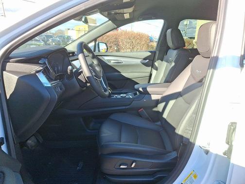 2026 Cadillac XT5 Luxury