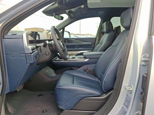 2025 Cadillac Escalade IQ Luxury 2