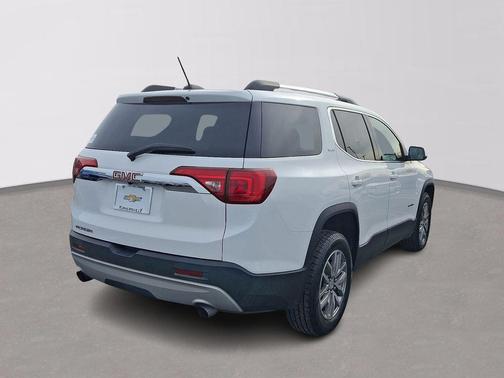 2017 GMC Acadia SLE-2