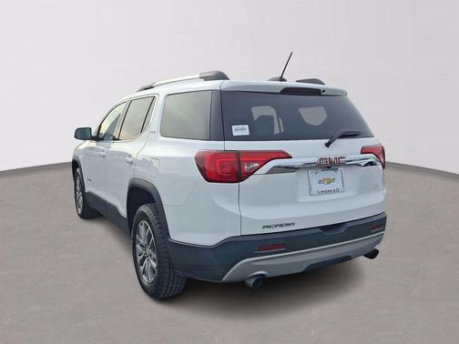 2017 GMC Acadia SLE-2