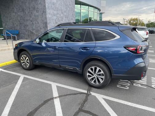 2022 Subaru Outback Premium