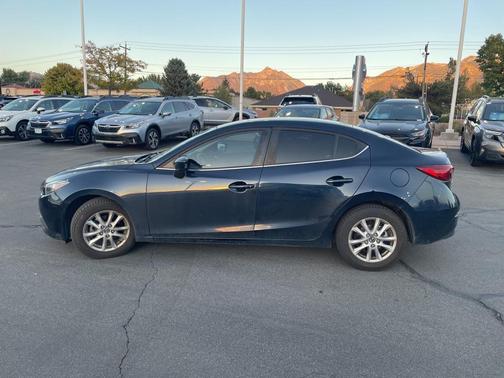 2016 Mazda Mazda3 i Sport