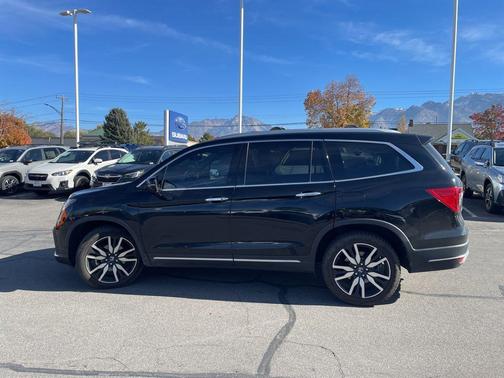 2019 Honda Pilot Touring 8-Passenger