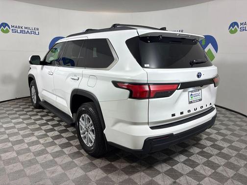 2023 Toyota Sequoia SR5
