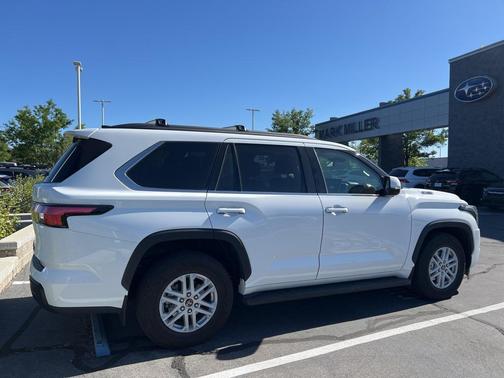 2023 Toyota Sequoia SR5