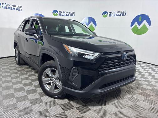 2023 Toyota RAV4 Hybrid SE