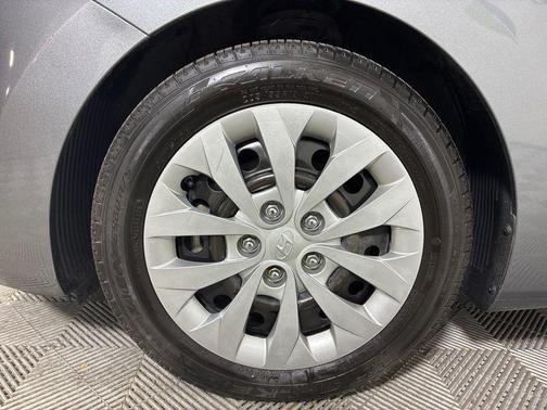 2017 Hyundai Elantra GT Base