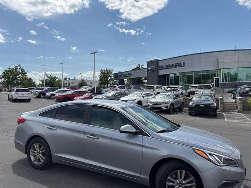 2017 Hyundai SONATA SE