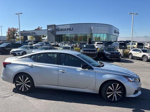 2021 Nissan Altima SR FWD