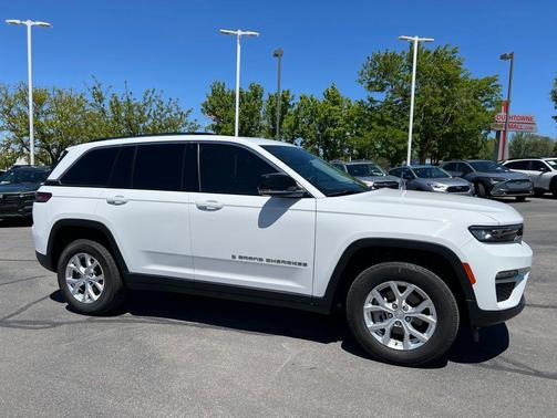 Bright White Clearcoat 2023 Jeep Grand Cherokee Limited