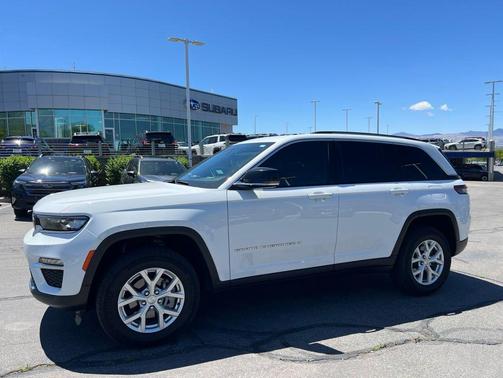 Bright White Clearcoat 2023 Jeep Grand Cherokee Limited