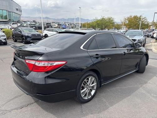 2016 Toyota Camry SE