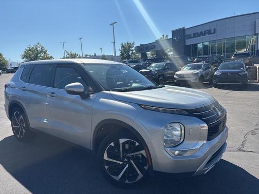 2022 Mitsubishi Outlander SE