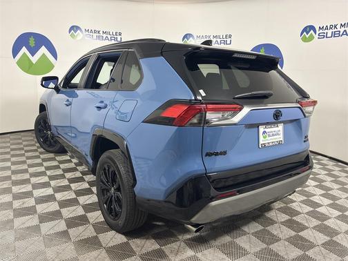 2022 Toyota RAV4 Hybrid SE