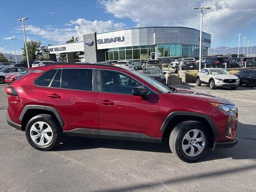 2021 Toyota RAV4 LE
