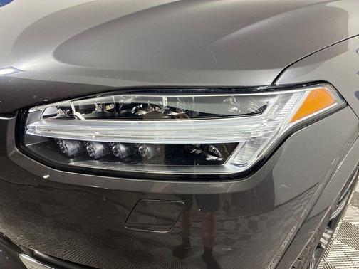 2024 Volvo XC90 B5 Plus Bright Theme