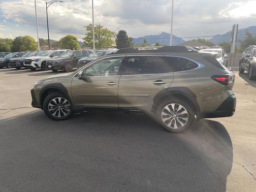 2023 Subaru Outback Touring XT