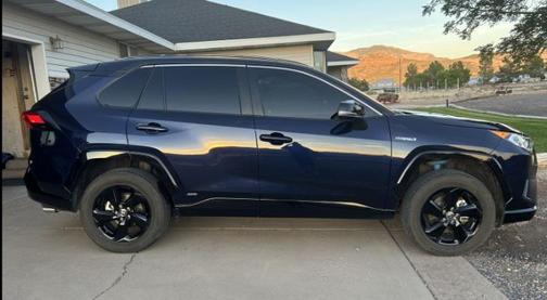 2021 Toyota RAV4 Hybrid SE