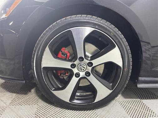 2017 Volkswagen Golf GTI 2.0T S 4-Door