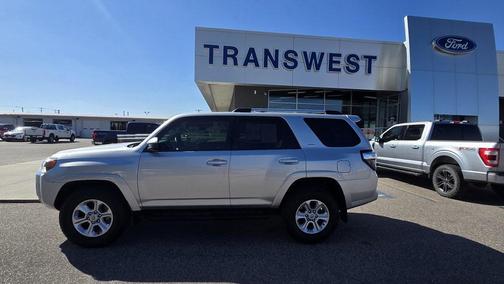 2022 Toyota 4Runner SR5