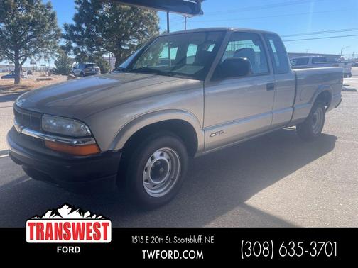 2002 Chevrolet S-10 Base