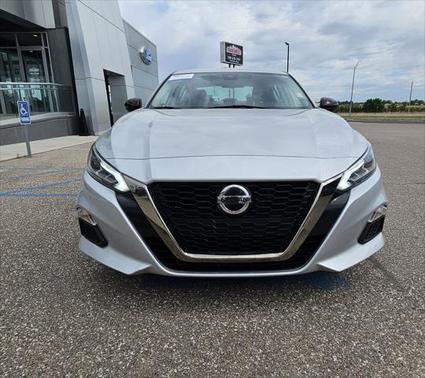 2022 Nissan Altima SR FWD