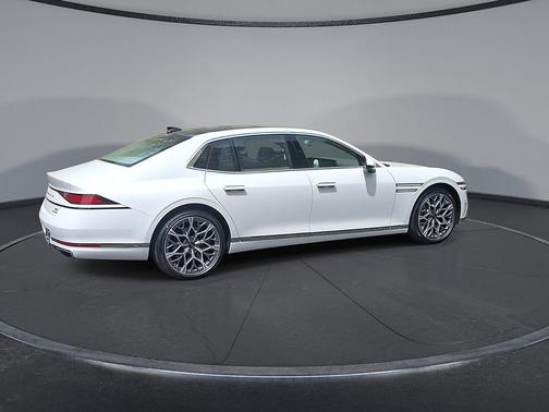 Uyuni White 2025 Genesis G90 3.5T e-SC AWD