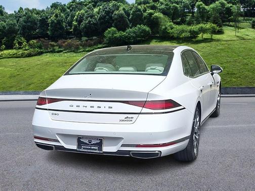 Uyuni White 2025 Genesis G90 3.5T e-SC AWD