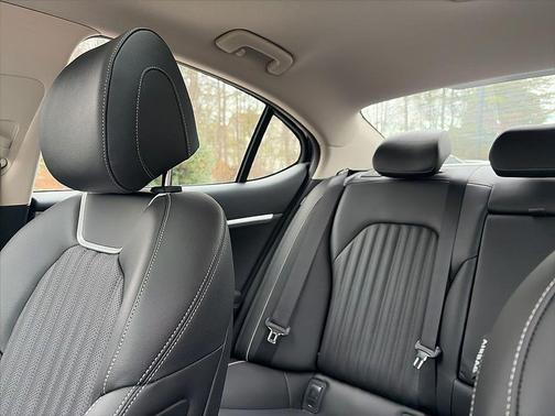 2026 Genesis G70 2.5T RWD Prestige