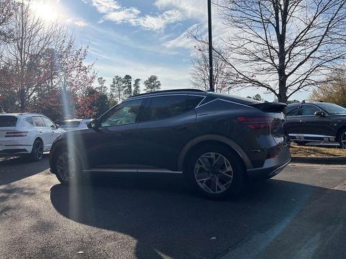 2025 Genesis GV60 Standard RWD