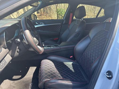 2022 Genesis G70 3.3T RWD