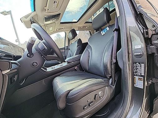 2025 Genesis GV80 2.5T