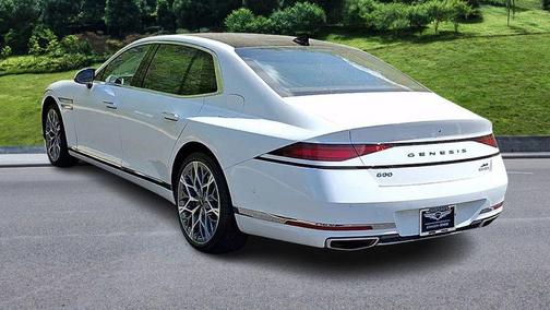 Uyuni White 2025 Genesis G90 3.5T e-SC AWD