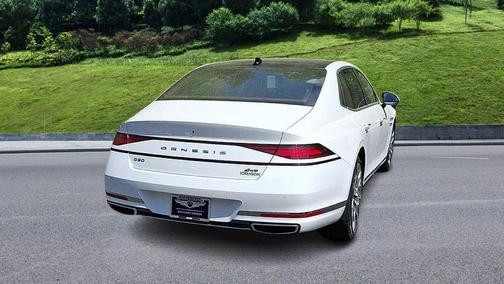 Uyuni White 2025 Genesis G90 3.5T e-SC AWD