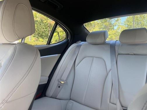 2025 Genesis G70 2.5T AWD