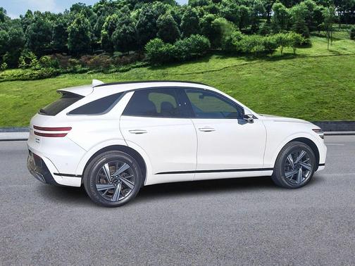 Uyuni White 2026 Genesis GV70 3.5T Sport Advanced