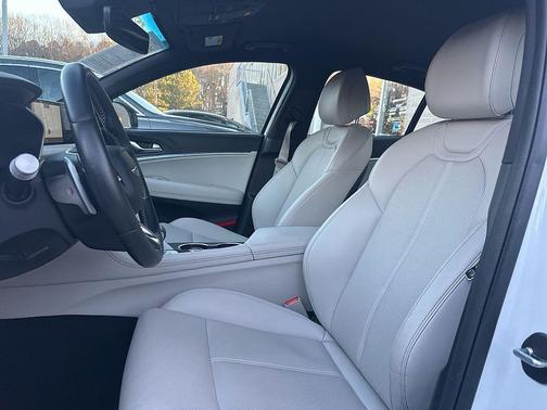 2025 Genesis G70 2.5T RWD