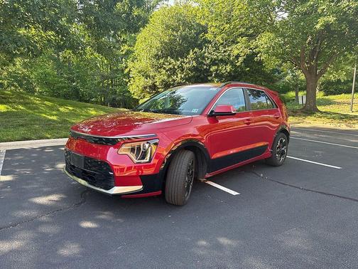 Runway Red 2024 Kia Niro EV Wind