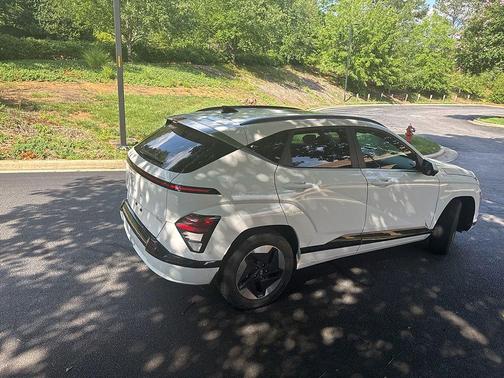 Atlas White 2024 Hyundai KONA EV Limited