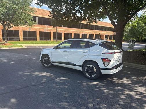 Atlas White 2024 Hyundai KONA EV Limited