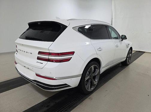 White 2025 Genesis GV80 3.5T