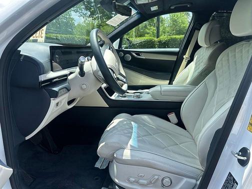White 2025 Genesis GV80 3.5T