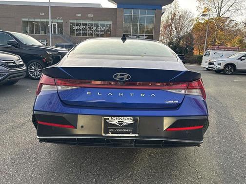 2024 Hyundai ELANTRA Limited